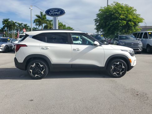 Used 2024 Kia Seltos EX image 4