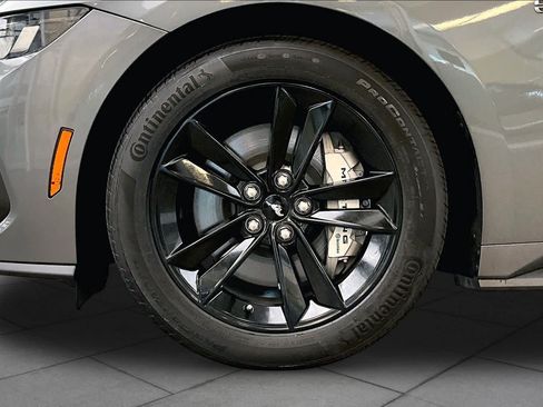 Used 2025 Ford Mustang GT RWD image 11