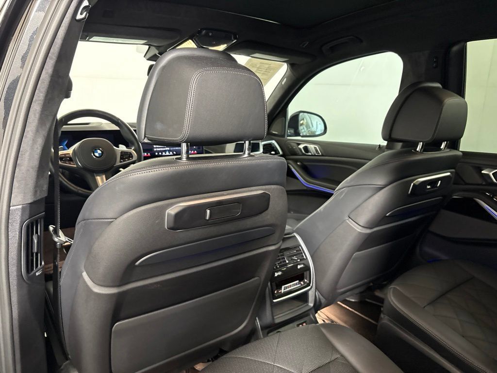 Certified 2024 BMW X7 xDrive40i w/ Executive Package AWD/4WD image 30