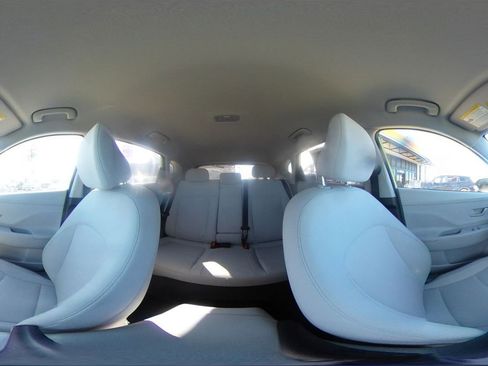 Used 2025 Hyundai Kona SEL image 43