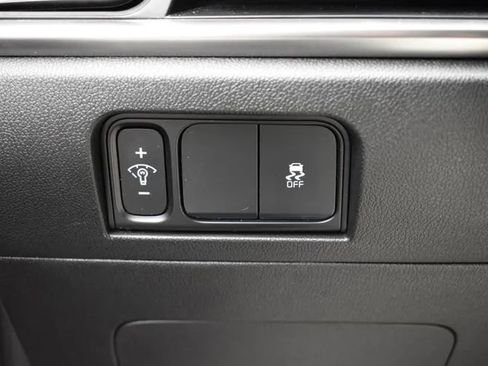 Used 2024 Kia Sorento S FWD image 22