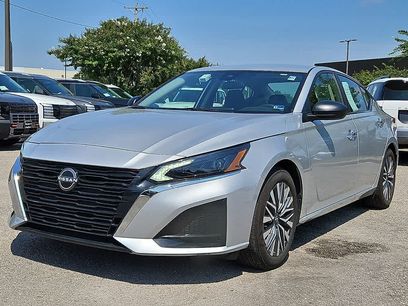 Used 2025 Nissan Altima 2.5 SV