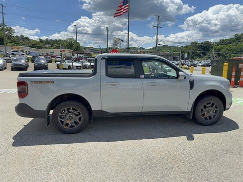 Used 2023 Ford Maverick Tremor w/ Tremor Off-Road Package AWD/4WD image 3