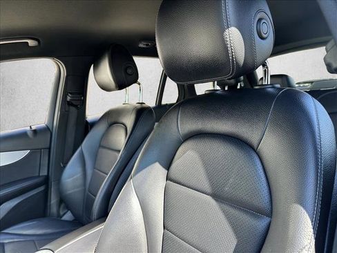 Used 2022 Mercedes-Benz GLC 300 GLC 300 image 10