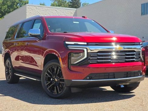 New 2025 Chevrolet Suburban Premier image 2