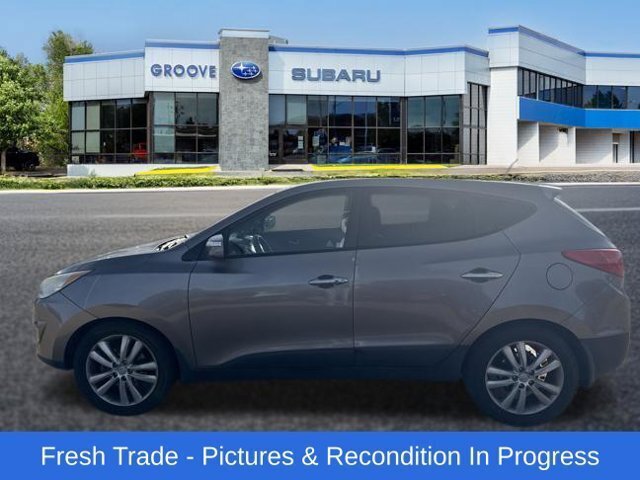 Used 2013 Hyundai Tucson Limited w/ Premium Pkg FWD image 2