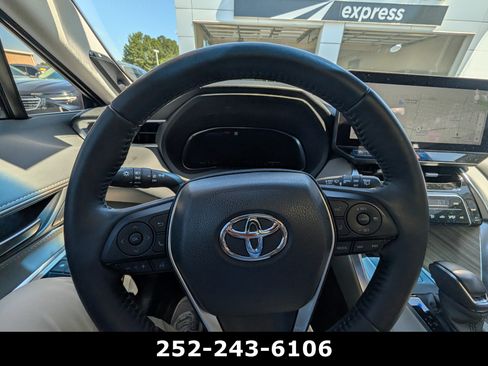 Used 2024 Toyota Venza Limited AWD/4WD image 15