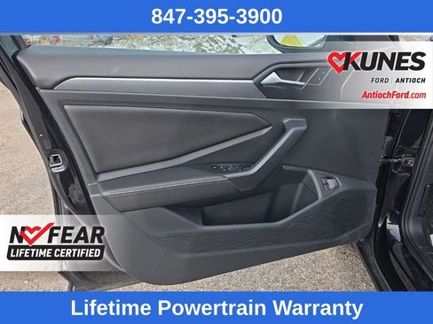 Used 2024 Volkswagen Jetta SE image 21