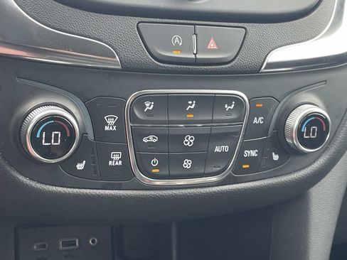 Used 2024 Chevrolet Equinox LT AWD/4WD image 16