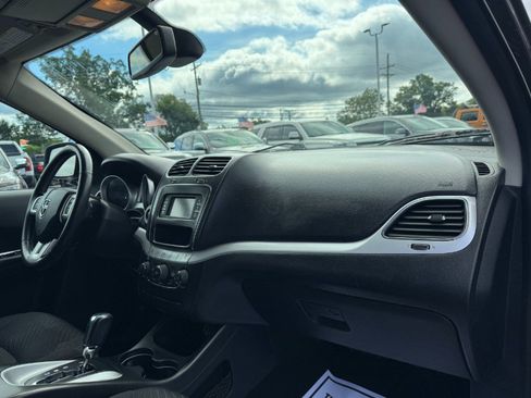 Used 2018 Dodge Journey SE w/ Popular Equipment Group FWD image 21