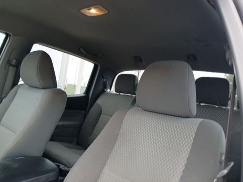 Used 2015 Toyota Tacoma PreRunner w/ Convenience Package RWD image 20
