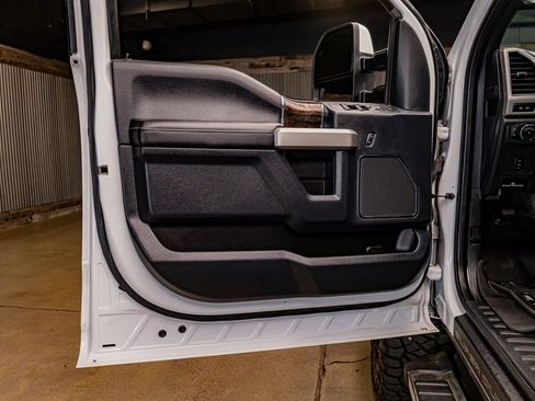 Used 2022 Ford F250 Lariat w/ FX4 Off-Road Package image 28