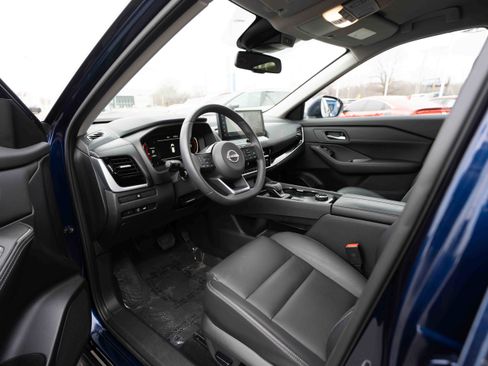 Used 2024 Nissan Rogue SL image 8