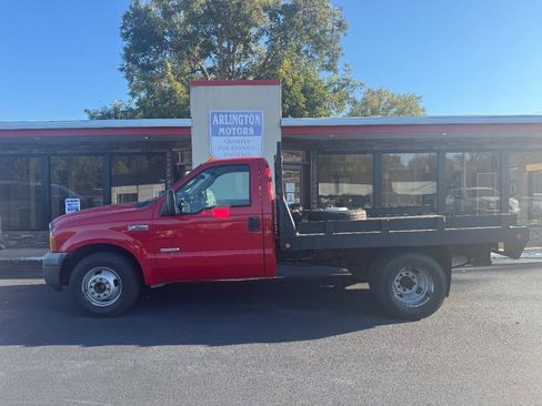 Used 2006 Ford F350 2WD Regular Cab DRW Super Duty image 1