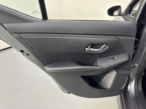 Used 2023 Nissan Sentra SR w/ SR Premium Package image 38