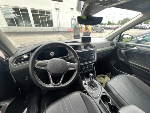 Used 2022 Volkswagen Tiguan SE FWD image 19