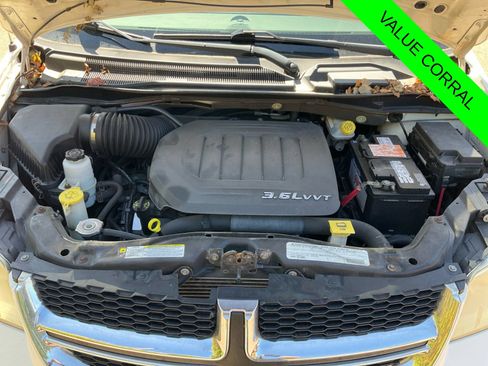 Used 2011 Dodge Grand Caravan Express FWD image 25