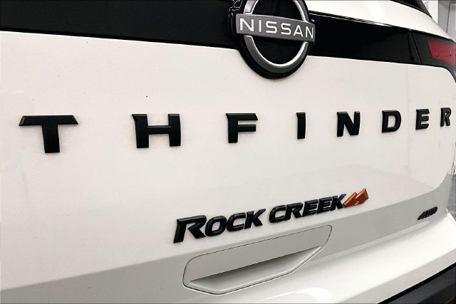 Used 2023 Nissan Pathfinder Rock Creek AWD/4WD image 9