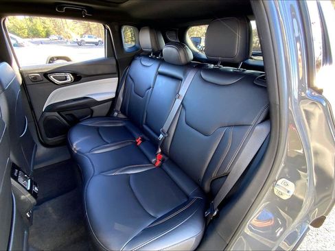 Certified 2024 Jeep Compass Limited w/ Sun and Sound Group image 19