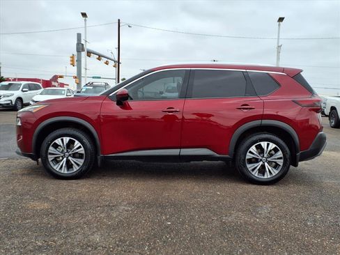 Used 2021 Nissan Rogue SV w/ Premium Package image 4