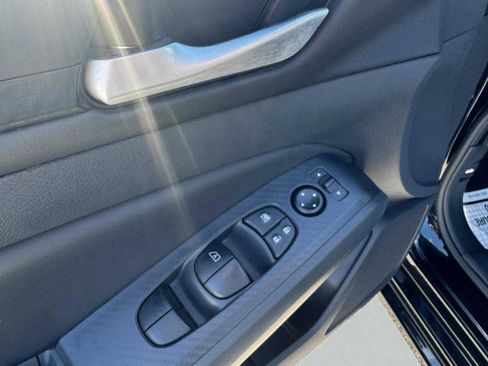 Used 2025 Nissan Altima 2.5 SV image 12