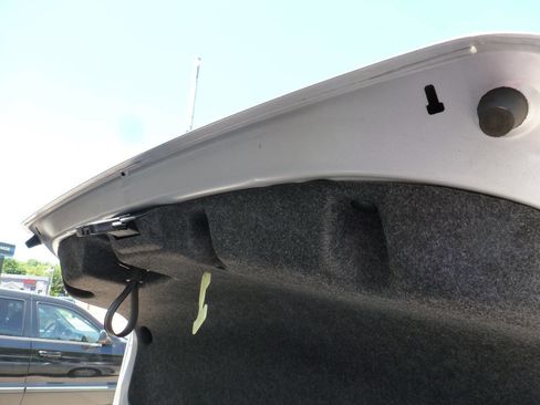 Used 2010 Ford Fusion Hybrid FWD image 18