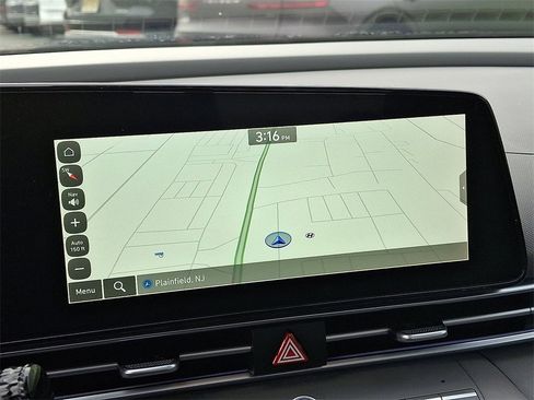 Used 2025 Hyundai Elantra SEL image 19