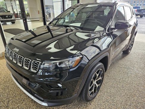 Used 2024 Jeep Compass Limited AWD/4WD image 5