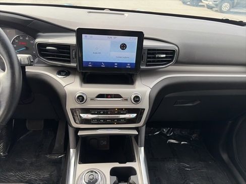 Used 2023 Ford Explorer XLT w/ Equipment Group 202A image 11