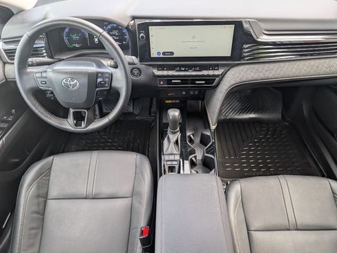 Used 2025 Toyota Camry XLE AWD/4WD image 27