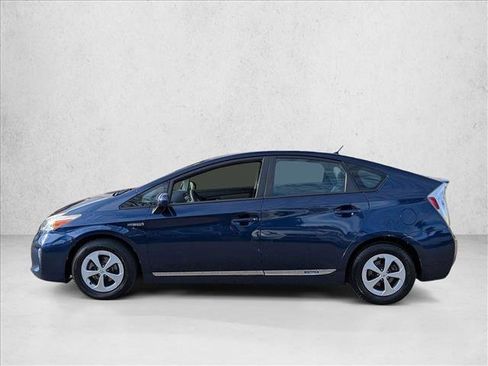 Used 2015 Toyota Prius Two image 8