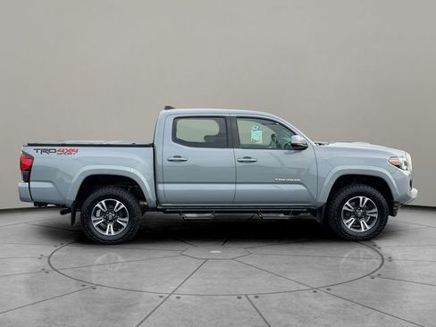 Certified 2019 Toyota Tacoma TRD Sport AWD/4WD image 7