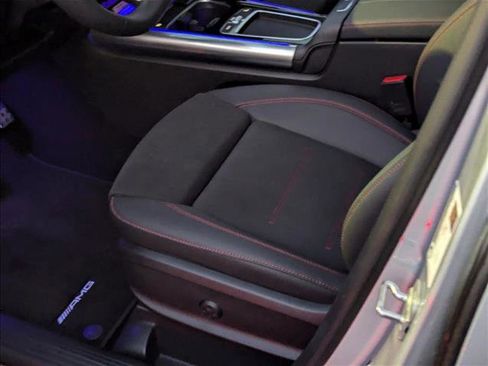 Used 2025 Mercedes-Benz GLA 35 AMG 4MATIC image 4