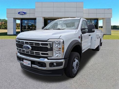 New 2026 Ford F550 4x4 Regular Cab Super Duty w/ XL Chrome Package image 4
