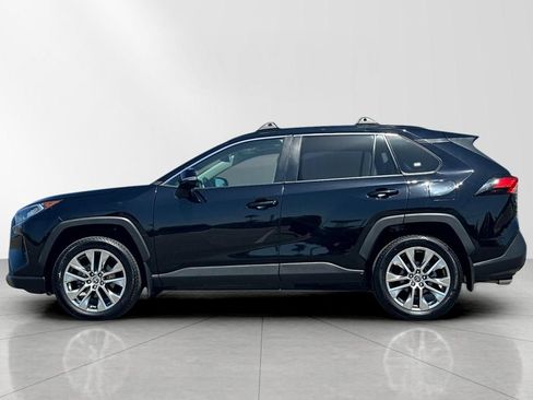 Used 2021 Toyota RAV4 XLE Premium FWD image 3