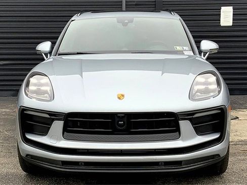 New 2025 Porsche Macan image 13