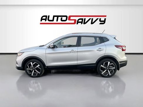 Used 2022 Nissan Rogue Sport SL FWD image 4
