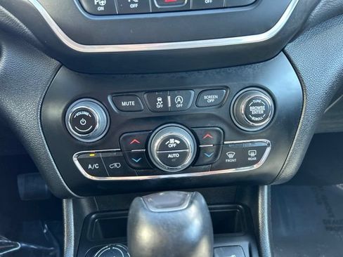 Used 2023 Jeep Cherokee Altitude Lux w/ Lux Elite Package AWD/4WD image 28