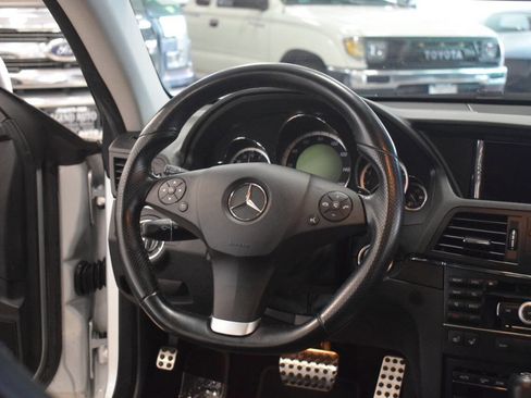 Used 2011 Mercedes-Benz E 550 Coupe image 37