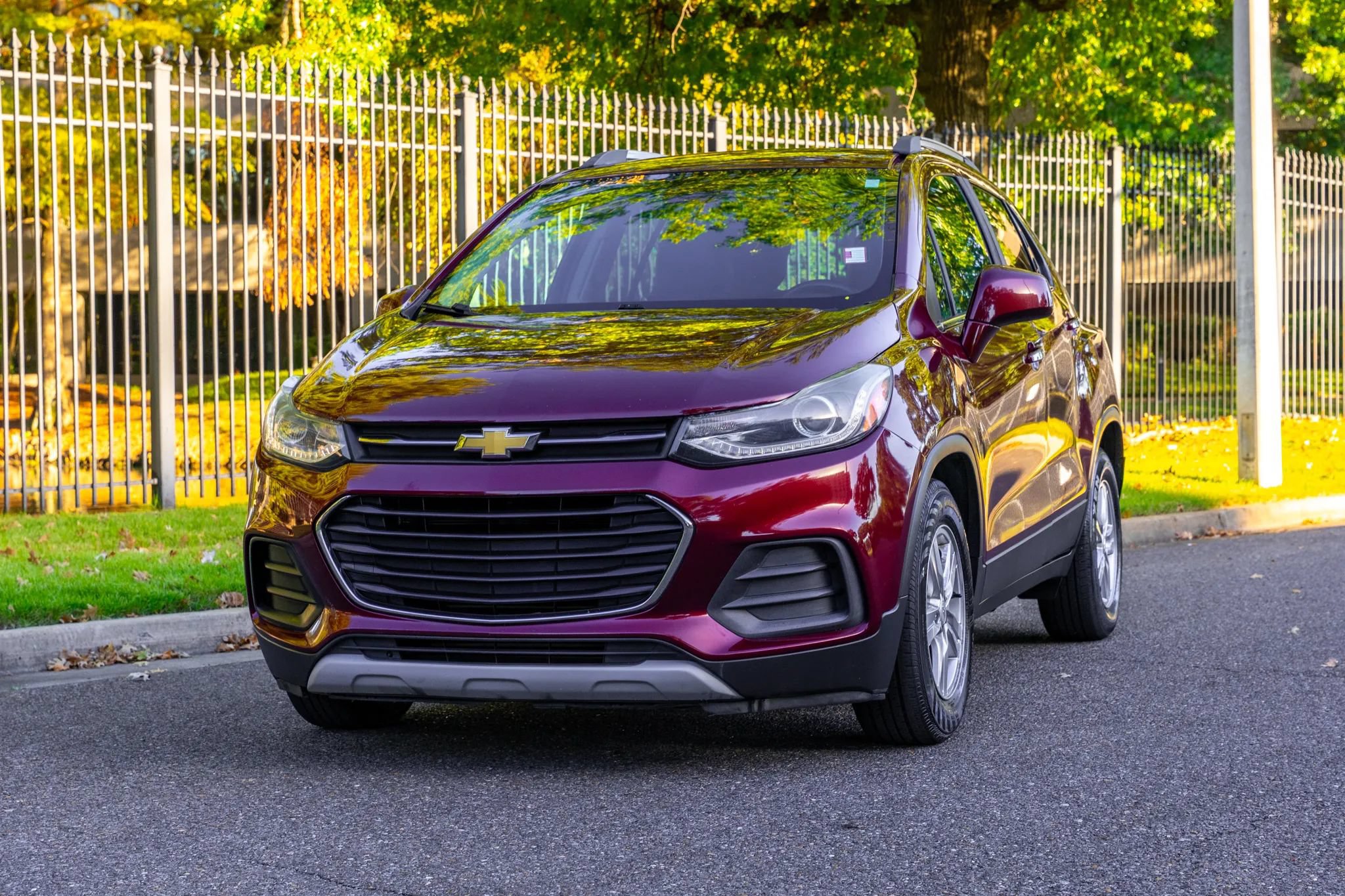 Used 2017 Chevrolet Trax LT w/ Driver Confidence Package FWD image 2