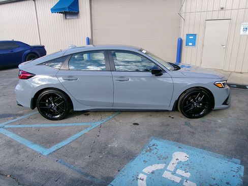 Used 2024 Honda Civic Sport image 6
