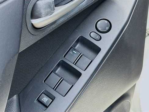 Used 2013 MAZDA MAZDA3 i Touring w/ Preferred Equipment Pkg image 21