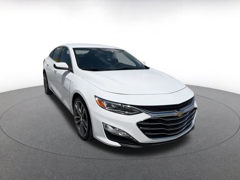 Used 2024 Chevrolet Malibu LT image 3