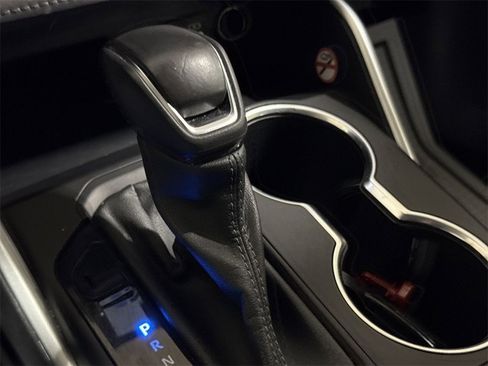 Used 2023 Toyota Highlander XLE image 16