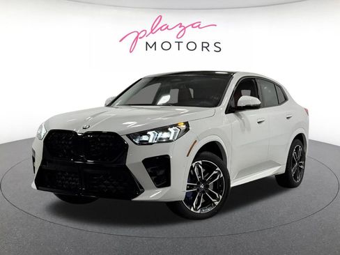 New 2026 BMW X2 xDrive28i w/ Technology Package AWD/4WD image 2