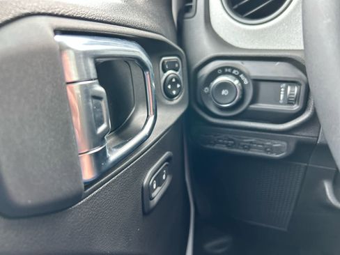 Used 2026 Jeep Wrangler Sport S image 28