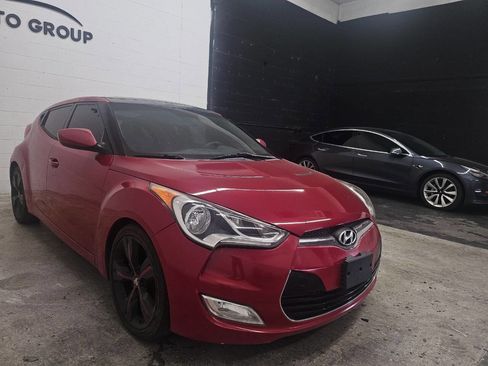 Used 2012 Hyundai Veloster w/ Tech Pkg image 4