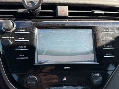 Used 2020 Toyota Camry SE w/ Carpet Mat Package image 8