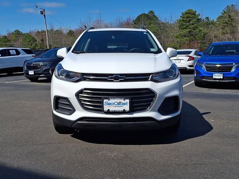 Used 2022 Chevrolet Trax LT w/ Sport Edition image 2