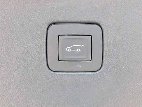 Used 2025 Buick Envista Sport Touring w/ Experience Buick Package FWD image 14